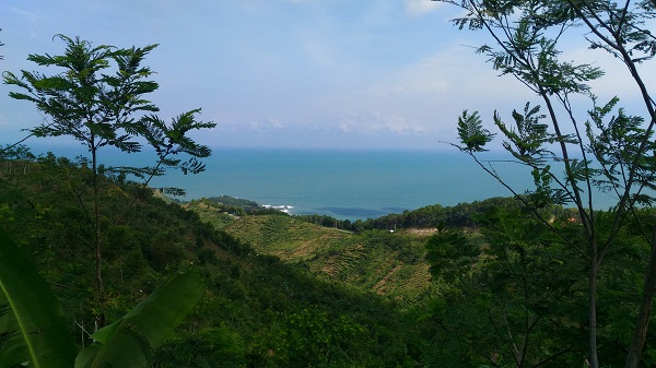 Pantai Menganti di Desa Karangduwur, Kebumen