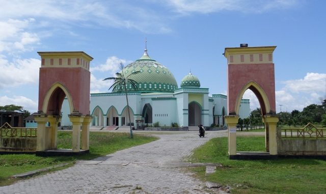 Masjid di Masohi, Maluku Tengah