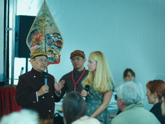 Pementasan Wayang Kulit Purwa oleh Ki Dalang Dr. Eddy Pursubaryanto pada Festival Indonesia Moskow 2017