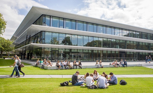 Kampus hijau Radboud University di Nijmegen