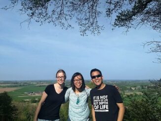 Samiaji Alief Kayadi asal Indonesia (kacamata hitam) bersama dengan teman-teman kuliahnya di Radboud University