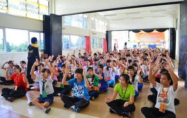 SMA Santo Yosef Pangkalpinag MOS di SMA Santo Yosef Pangkalpinag
