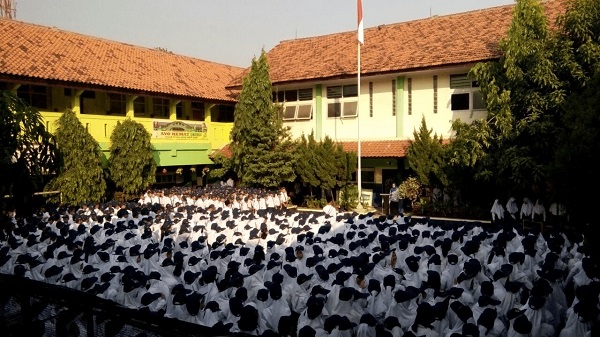 Peserta didik di SMP Negeri 1 Bekasi