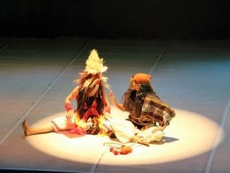 Tari Topeng di Teater Variedades