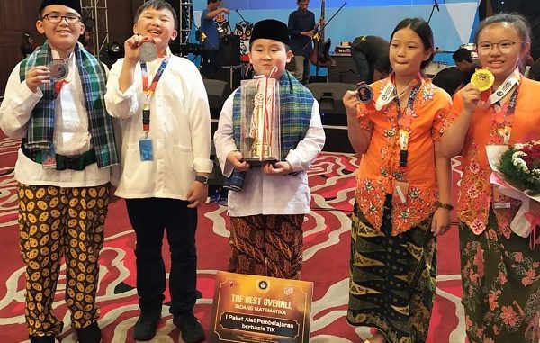 Peserta didik SDK PENABUR Jakarta yang memperoleh medali di OSN 2019 Yogyakarta