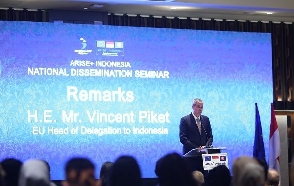 Kepala Delegasi Uni Eropa untuk Indonesia, Vincent Piket memberikan sambutan terkait peluncuran program baru bantuan perdagangan ARISE+ Indonesia Trade Support Facility senilai 15 juta euro untuk Indonesia di Ayana Midplaza Jakarta, 25 September 2019