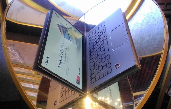 Asus ZenBook Flip UM462