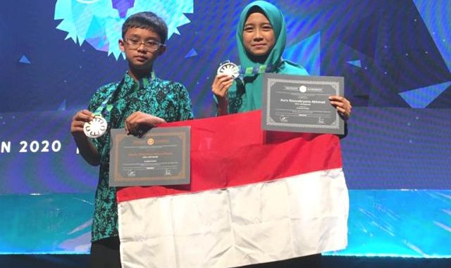 Dua pelajar MTsN 1 Malang raih prestasi pada olimpiade matematika di Australia. (Ist.) Dua pelajar MTsN 1 Malang raih prestasi pada olimpiade matematika di Australia. (Ist.)