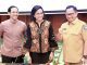 Menteri Keuangan Sri Mulyani Indrawati (tengah) didampingi Menteri Pendidikan dan Kebudayaan, Nadiem Makarim dan Menteri Dalam Negeri, Tito Karnavian di Kantor Kemenkeu, Jakarta, Senin, 10 Februari 2020