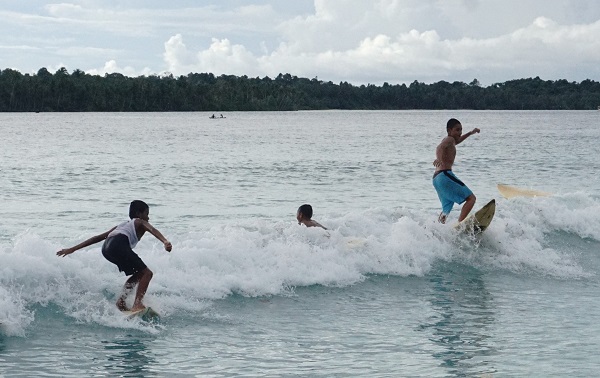 Pantai-pantai Pulau Sipora, Mentawai terkenal dengan ombak surfingnya hingga menjadi daya tarik tersendiri bagi seluruh penjuru dunia. (Arlicia/KalderaNews)