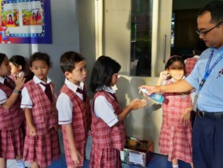 Peserta didik SDK PENABUR Bintaro Jaya cegah penyebaran virus Corona dengan hand sanitizer tiap pagi (KalderaNews/Dok. Sekolah)