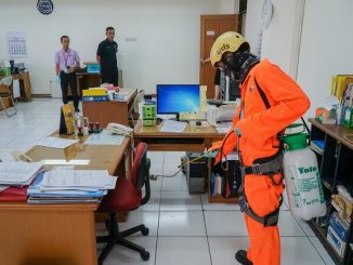 Penyemprotan cairan disinfektan untuk cegah Corona di Universitas Kristen Maranatha Bandung, Senin, 16 Maret 2020