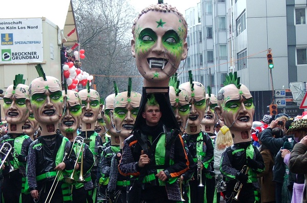 Salah satu karnaval yang paling termasyur di Jerman adalah The Cologne Carnival (German: Kölner Karneval) saat Rosenmontag. Karnaval ini banyak diminati pelajar internasional untuk mengenal kebuadayaan Jerman