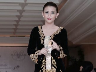 Kebaya Jawa Saat Idul Fitri