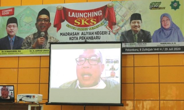 Peluncuran sistem pembelajaran SKS di MAN 2 Pekanbaru (Dok.Humas Kanwil Kemenag Riau) Peluncuran sistem pembelajaran SKS di MAN 2 Pekanbaru (Dok.Humas Kanwil Kemenag Riau)