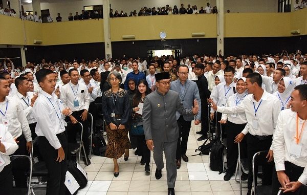 Para penerima Jabar Future Leaders Scholarship