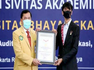 5923 sivitas akademika Ubhara Jaya menyatakan deklarasi perangi narkoba. Deklarasi ini berhasil masuk rekor MURI untuk keempat kalinya bagi Ubhara Jaya (KalderaNews/Dok.Ubhara Jaya)