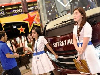 Sales Promotion Girl (SPG) atau usher di gelaran GAIKINDO Indonesia International Auto Show (GIIAS) 2018 di Indonesia Convention Exhibition (ICE) BSD City, Tangerang Selatan, Minggu, 5 Agustus 2018