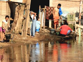 Ilustrasi: Kegiatan warga di bantaran Sungai Ciliwung, Jakarta Timur. (KalderaNews.com/y.prayogo)
