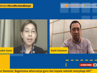 Elisabet Susan (kiri) sebagai pembawa acara webinar Obrolan Guru Merdeka Belajar (3/11). Bukik Setiawan (kanan) berbagi tip menaklukan asesmen nasional (KalderaNews/Syasa Halima)