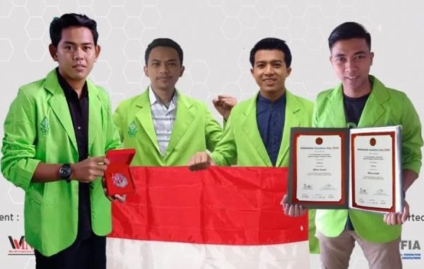 UIN Semarang A. Farid Rohmatulloh (Biologi), Agung Dwi Saputro (Fisika), Agus Suprapto (Bahasa Inggris), dan Afrizal Dwi Ananto (Biologi) dari UIN Walisongo Semarang