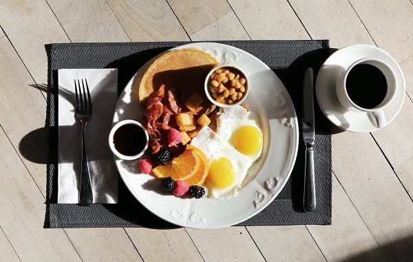 Ilustrasi sarapan di pagi hari. Sarapan dapat meningkatkan daya ingat (KalderaNews/Ist)