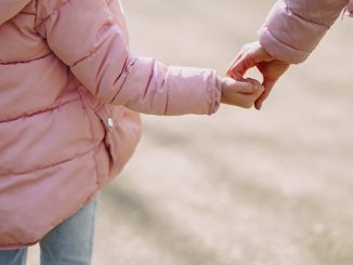 Ilustrasi tumbuhkan empati pada anak (KalderaNews/Ist)