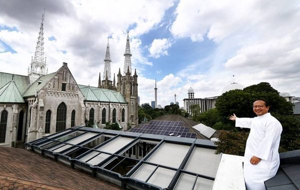 Katedral Jakarta kini menggunakan energi surya sebagai sumber listrik. (KalderaNews.com/Dok. Katedral Jakarta)