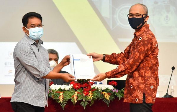 Rektor Universitas Tarumanagara (Untar) Prof Dr. Ir. Agustinus Purna Irawan terpilih menjadi Ketua Badan Kejuruan Mesin Persatuan Insinyur Indonesia (BKM-PII) 2021-2024. (KalderaNews.com/Dok.Untar)