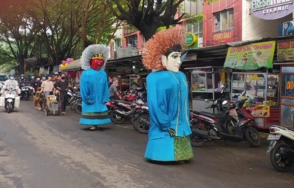 Kebudayaan Betawi Ondel-ondel, salah satu kebudayaan Betawi