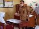 Bupati Batang, Wihaji meninjau jalannya Pembelajaran Tatap Muka (PTM) di SDN Randu 1, Kecamatan Pecalungan, Kabupaten Batang, Selasa, 9 Maret 2021