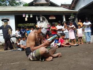 Perayaan Hari Buku Sedunia di Rumah Baca Komunitas Merapi (RBKM), lereng Gunung Merapi, Jawa Tengah