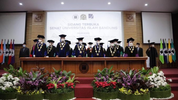 Wisuda Universitas Islam Bandung