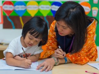 Pendampingan pendidik dan psikolog Cikal bagi anak dengan kebutuhan khusus telah dimulai sejak usia dini di Rumah Main Cikal