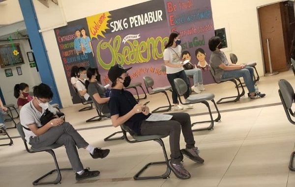 Vaksinasi PENABUR Vaksinasi Covid-19 untuk anak usia 12-17 tahun di SDK 6 PENABUR, Kelapa Gading, Jakarta Utara pada Rabu, 7 Juni 2021