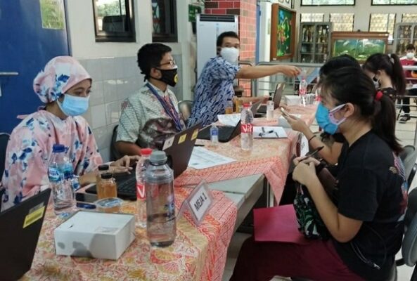 Vaksinasi Covid-19 untuk anak usia 12-17 tahun di SDK 6 PENABUR, Kelapa Gading, Jakarta Utara