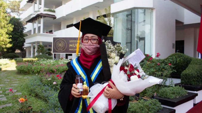 Elfi Anis Saati dosen UMM peraih penghargaan Dosen Inovatif Terpuji. (KalderaNews.com/Foto.UMM)