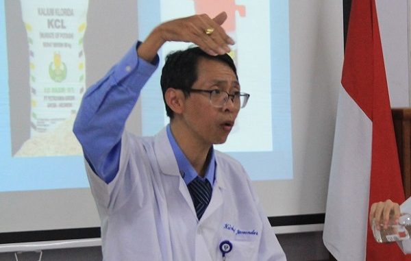 Guru Kimia SMA Stella Duce 1 Yogyakarta, Junandar Usman