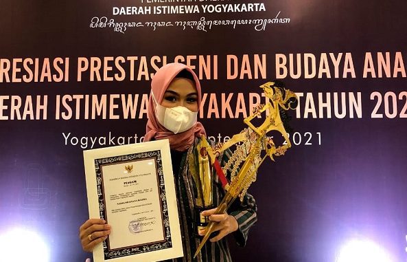 Nadia Shafiana Rahma Siswi Madrasah Aliyah Negeri (MAN) 1 Surakarta, Nadia Shafiana Rahma