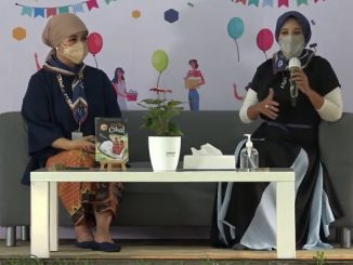 Duo Srikandi Pendiri Cikal, Najelaa Shihab dan Dewi Kamaratih Soeharto pada Perayaan Ulang Tahun Cikal yang ke-22 di Sekolah Cikal Cilandak Jakarta pada Kamis, 30 September 2021