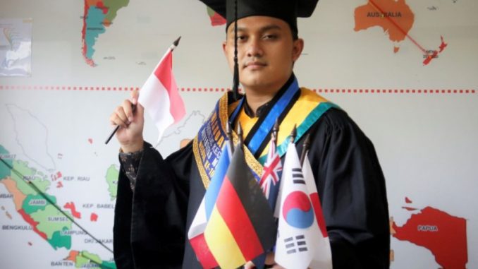 Daffa, Wisudawan TerbaikUMM Daffa Indra Arya Wardhana,