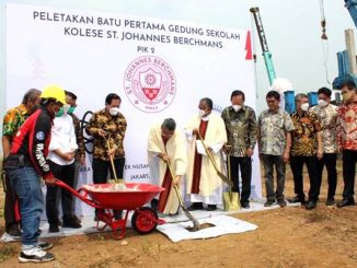 Peletakan batu pertama pembangunan Kolese St Johannes Berchmans di PIK 2 Jakarta. (Dok. YMPN)