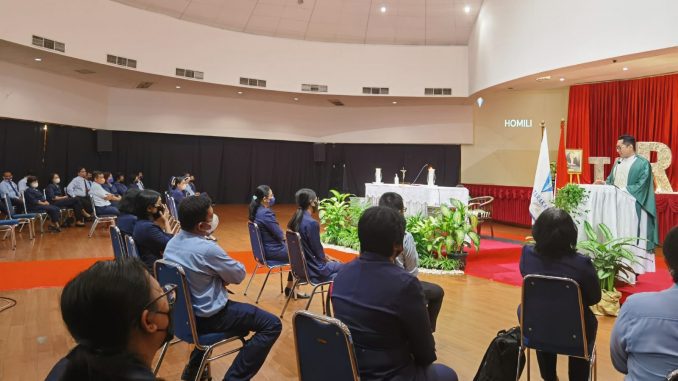 Benny Beatus Wetty, SJ selaku Pastor Kepala Gereja Santa, Jakarta Selatan pada pengantar perayaan syukur tutup tahun ajaran Sekolah Tarakanita Jakarta, Selasa 14 Juni 2022.