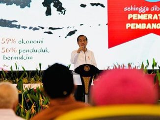 Presiden Jokowi menyampaikan sambutannya pada pembukaan Kongres Nasional XXXII dan Sidang Majelis Permusyawaratan Anggota XXXI Perhimpunan Mahasiswa Katolik Republik Indonesia (PMKRI) di Samarinda. (BPMI Setpres/Laily Rachev)