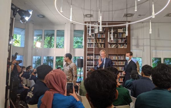 The Minister of Education, Culture and Science of the Kingdom of the Netherlands, Robbert Dijkgraaf The Minister of Education, Culture and Science of the Kingdom of the Netherlands, Robbert Dijkgraaf
