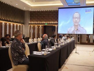 Direktur Jenderal Pendidikan Tinggi (Dirjen Diktiristek) Kementerian Pendidikan, Kebudayaan, Riset dan Teknologi (Kemendikbudristek) Republik Indonesia, Prof. Nizam memberikan sambutan secara daring di hadapan Duta Besar Uni Eropa untuk Indonesia, Vincent Piket dan 210 mahasiswa dan dosen asal Indonesia berhasil meraih beasiswa Erasmus+ untuk tahun akademik 2022