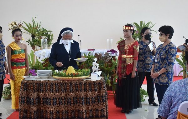 Ketua Pengurus Yayasan Tarakanita, Sr. Marie Yose, CB Ketua Pengurus Yayasan Tarakanita, Sr. Marie Yose, CB