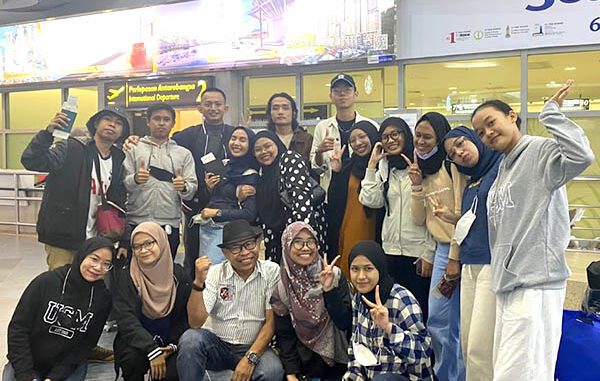 Delegasi terakhir mahasiswa penerima IISMA 2021 tiba di Indonesia. (Dok.Diktiristek)