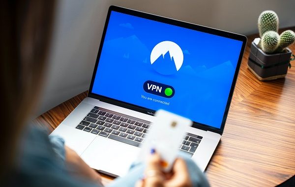 Laptop yang sudah terinstal Virtual Private Network (VPN). (Ist)