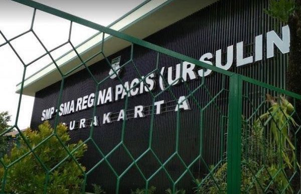 SMA Regina Pacis Surakarta